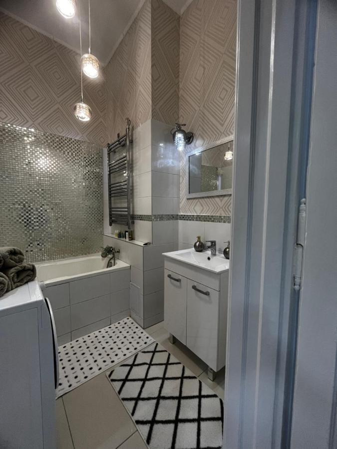 White Luxury Apartment Budapest Eksteriør bilde